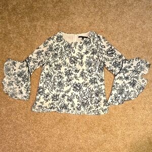 White House Black Market Women's Flare Sleeved Floral Blouse Size 4